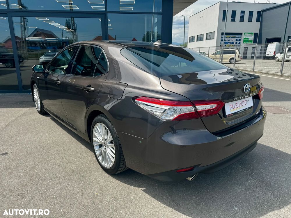 Toyota Camry 2.5 Exclusive - 9