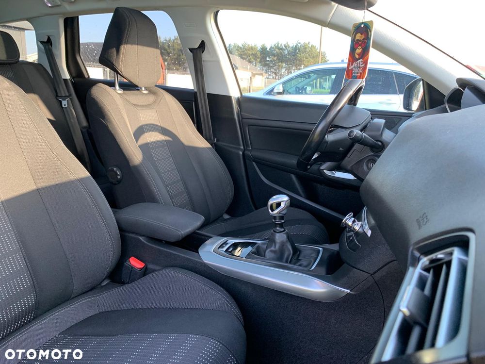 Peugeot 308 - 11