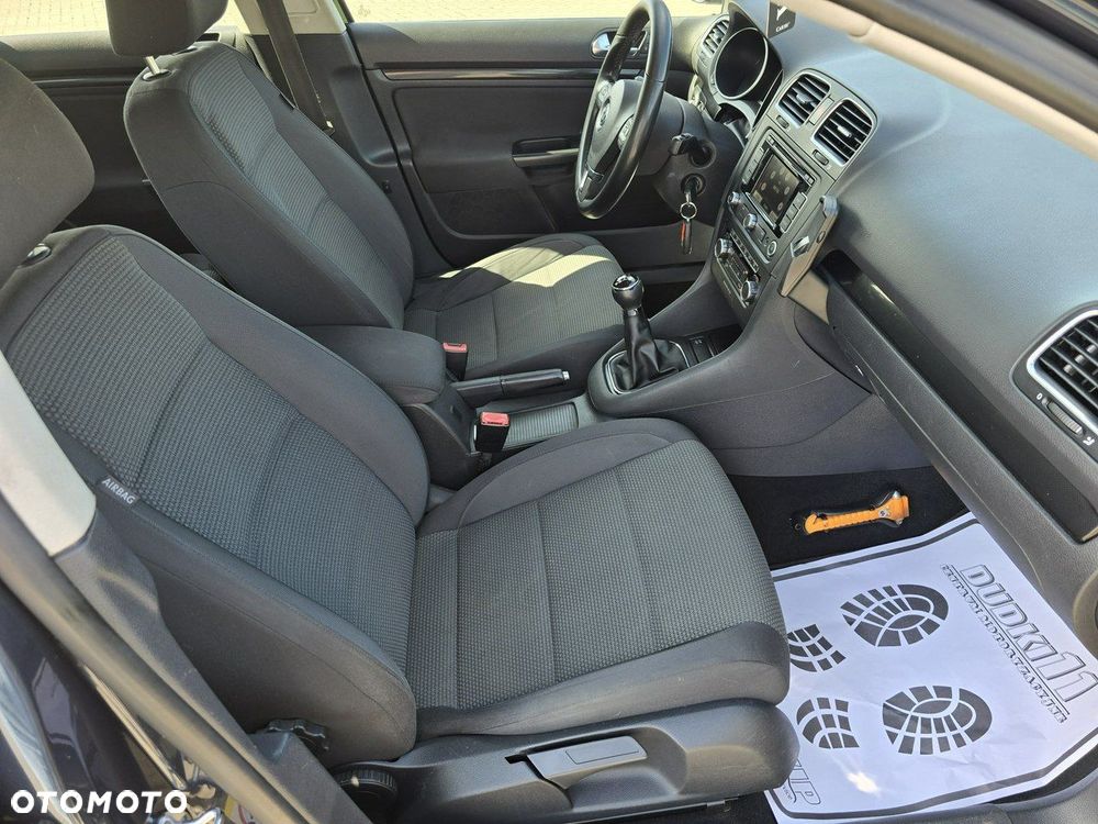 Volkswagen Golf - 22
