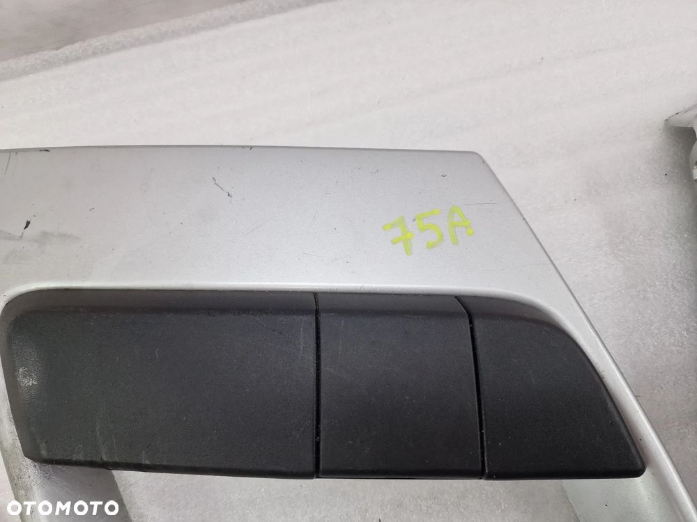 RENAULT MEGANE 3 III COUPE 08- PRAWA KRATKA BOCZNA ZDERZAKA PRZEDNIEGO PRZÓD , NR 623830001R , NR AUKCJI D/75 - 2