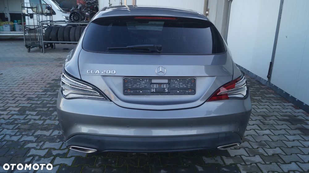 Mercedes-Benz CLA 200 7G-DCT Peak Edition - 3