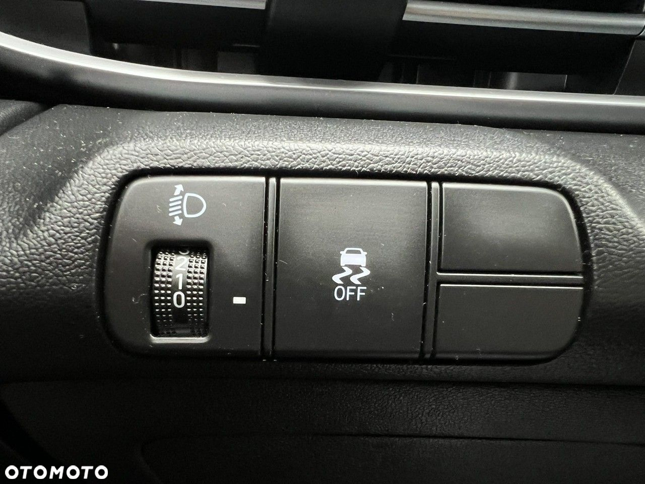 Hyundai Elantra - 25