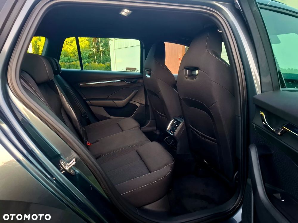 Skoda Octavia 2.0 TDI DSG Sport Edition - 24