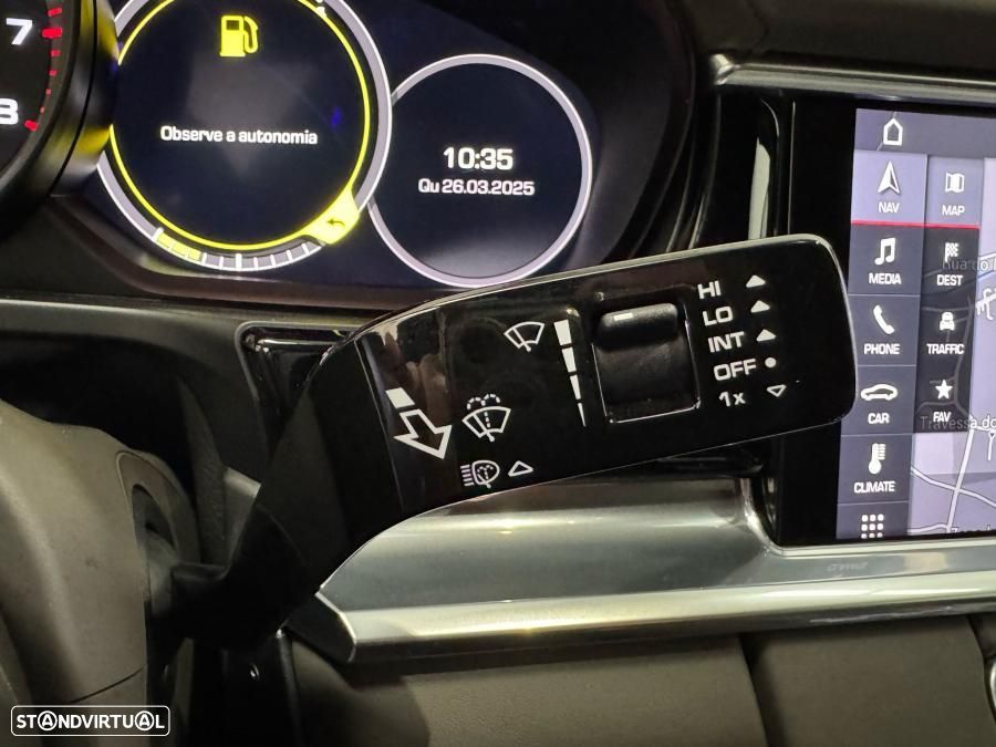 Porsche Panamera 4 E-Hybrid - 25