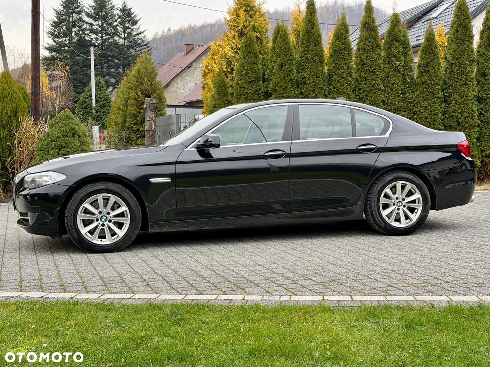 BMW Seria 5 525d xDrive Luxury Line - 7