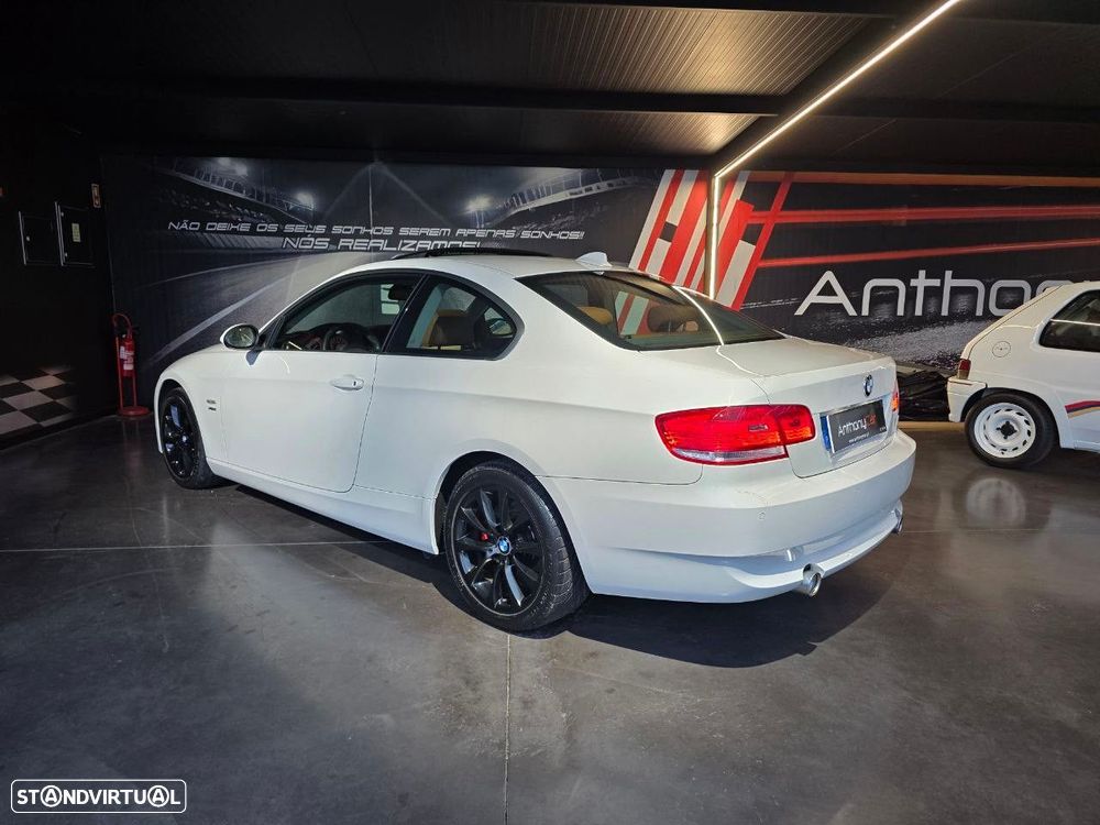 BMW 335 i xDrive Aut. Edition Exclusive - 3