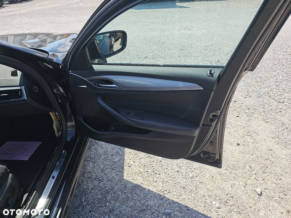 BMW Seria 5 520d xDrive M Sport sport - 26