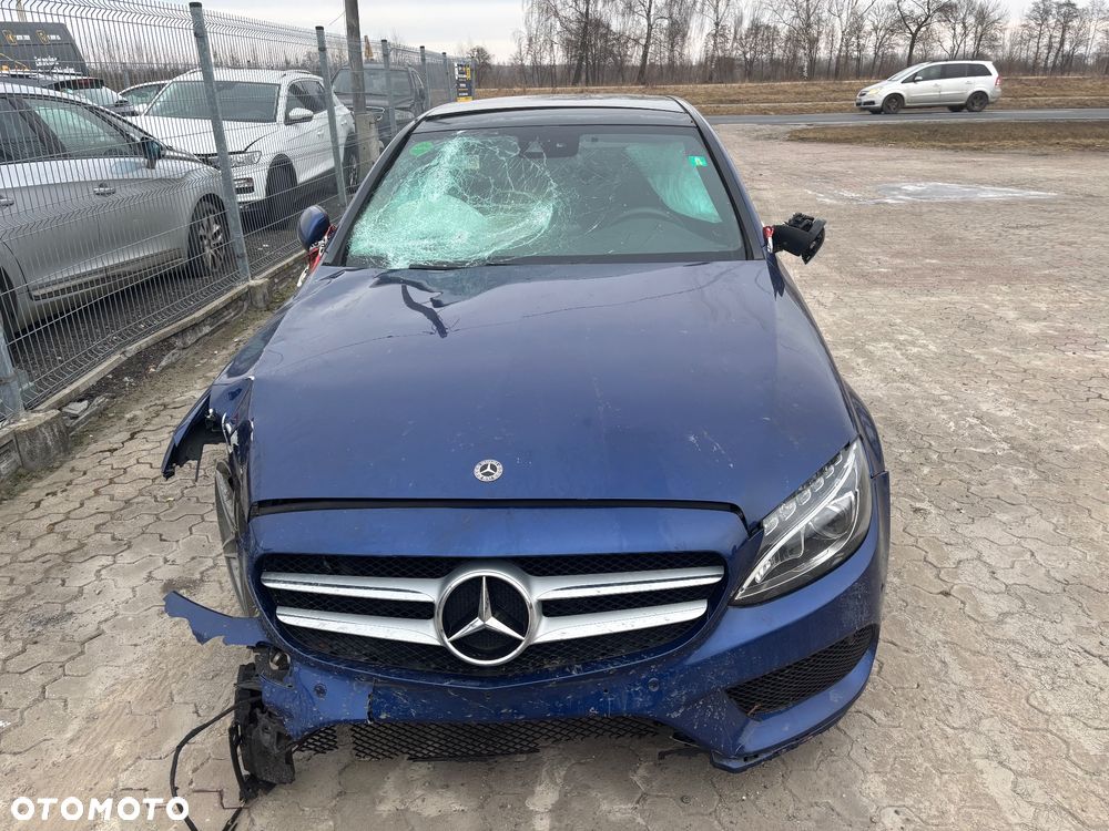 Mercedes-Benz Klasa C 250 d 4Matic 9G-TRONIC AMG Line - 3