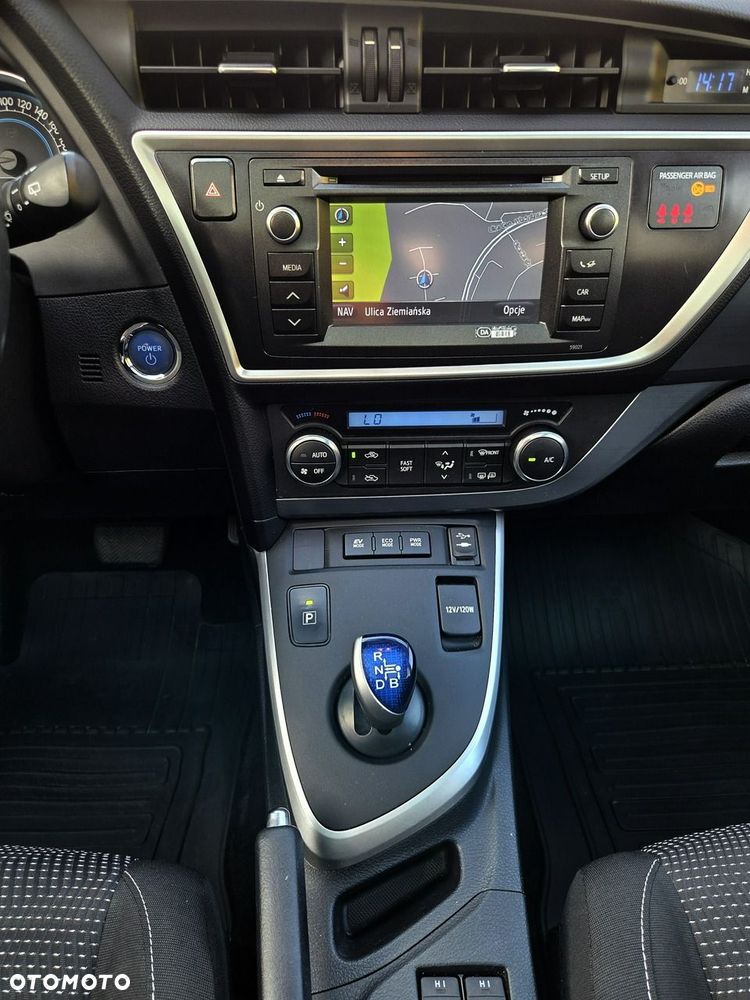 Toyota Auris 1.8 Executive - 21