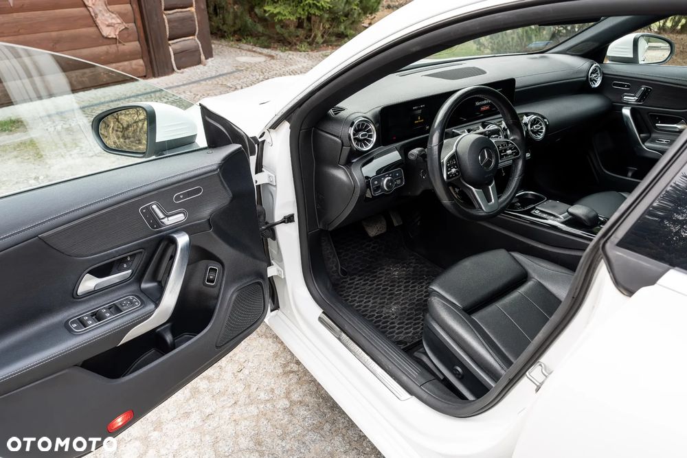 Mercedes-Benz CLA 250 4-Matic 7G-DCT - 21