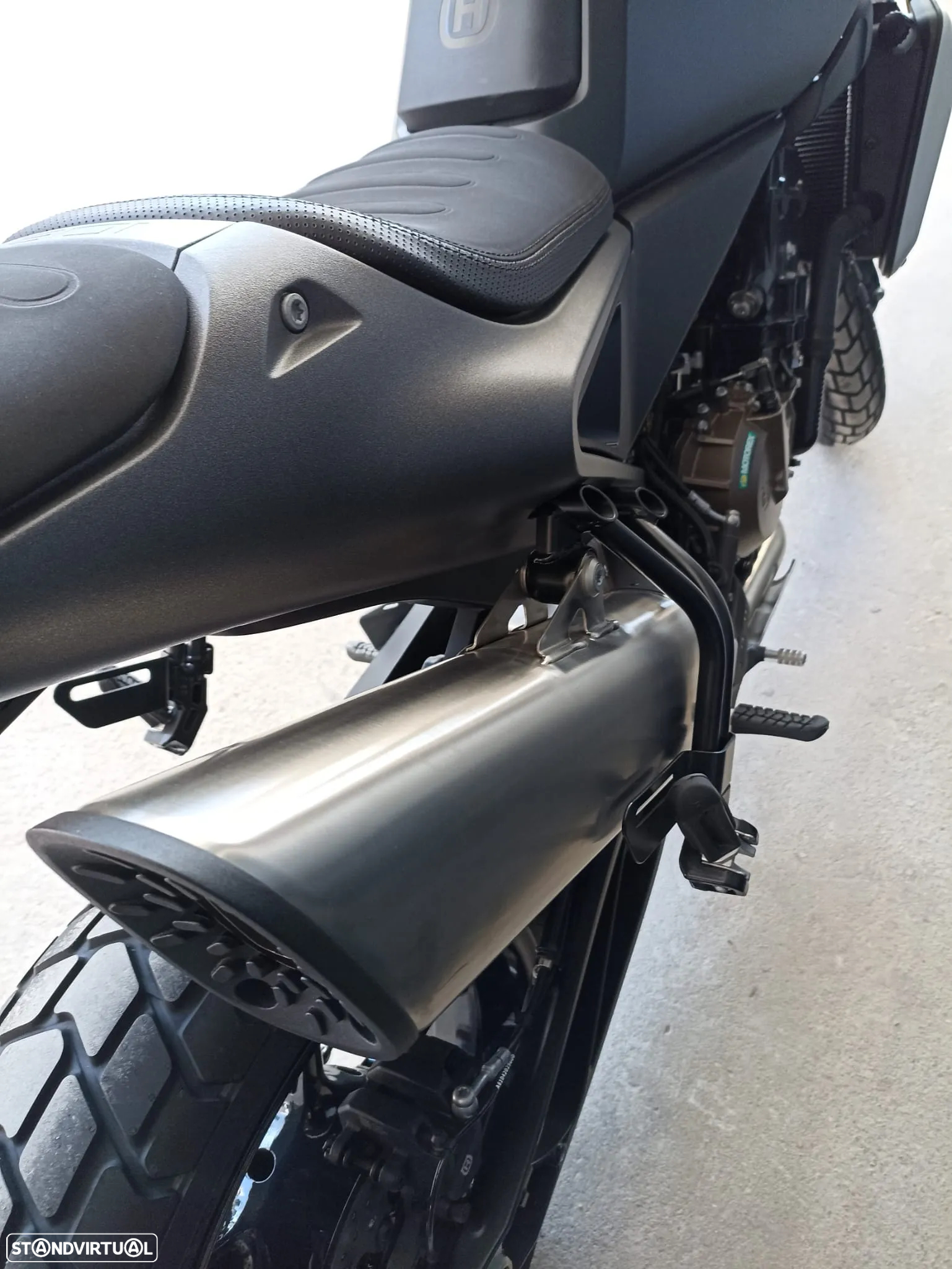 Husqvarna Svartpilen 801 - 8