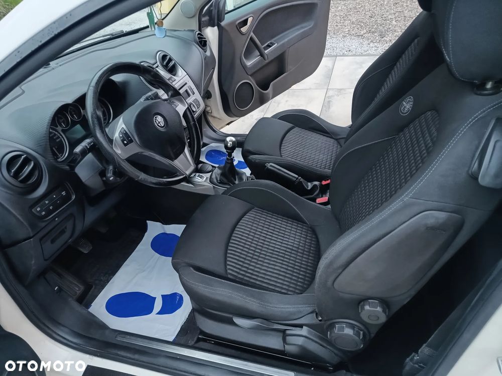 Alfa Romeo Mito 1.4 TB Distinctive - 12