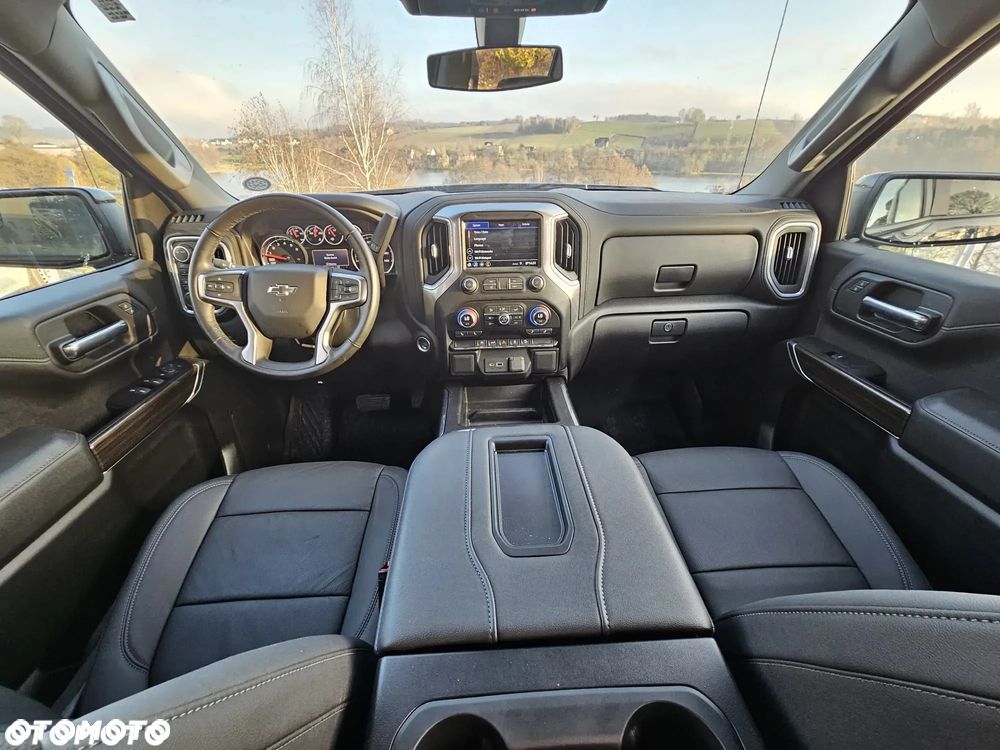 Chevrolet Silverado - 34