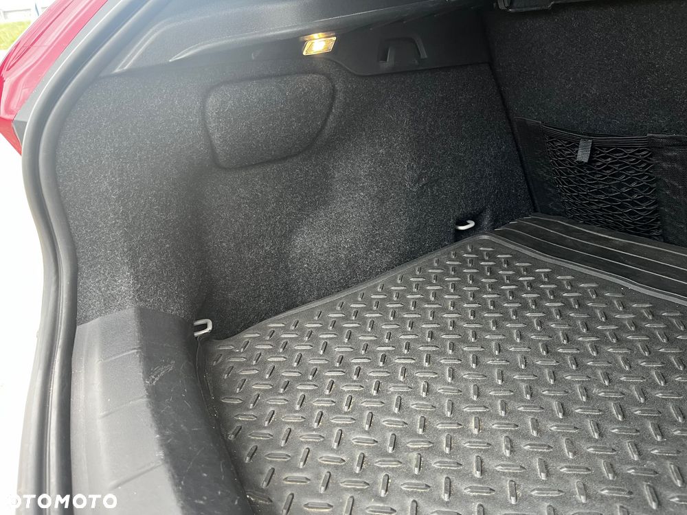 Volvo V40 D3 Summum - 19