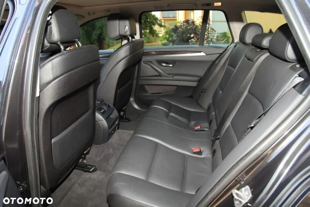 BMW Seria 5 520d Touring - 31