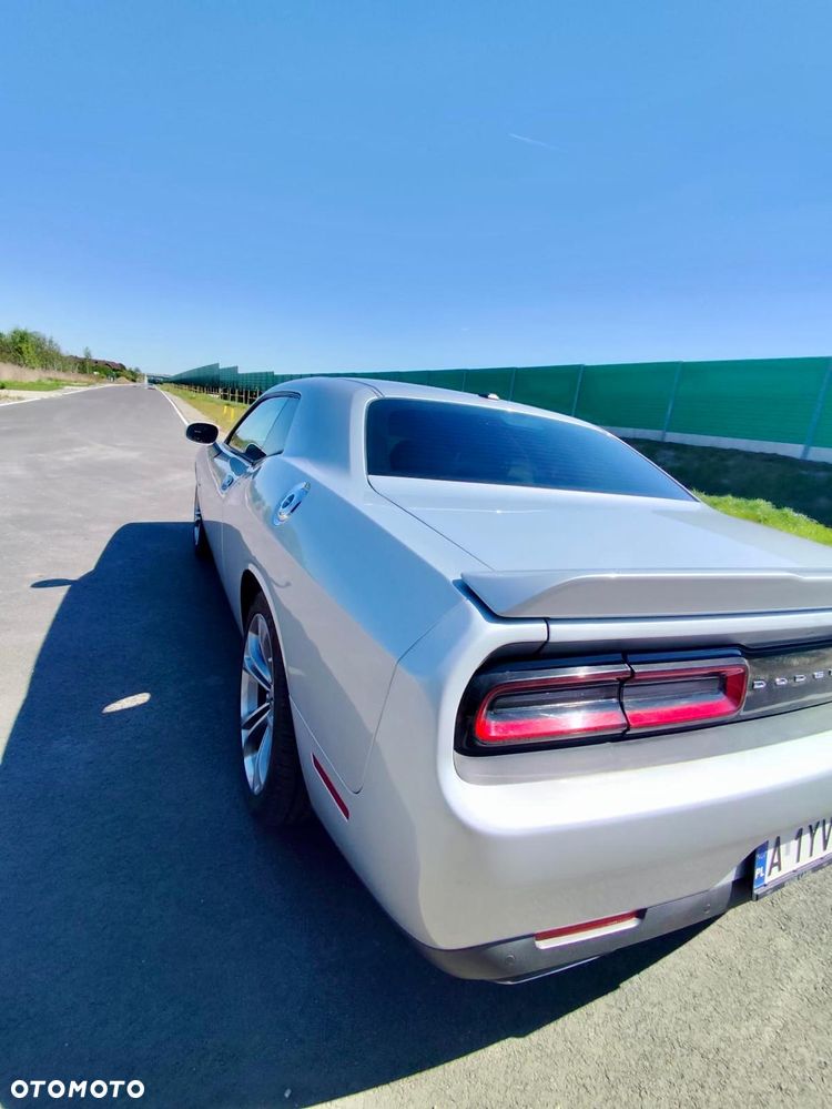 Dodge Challenger 5.7 R/T - 12