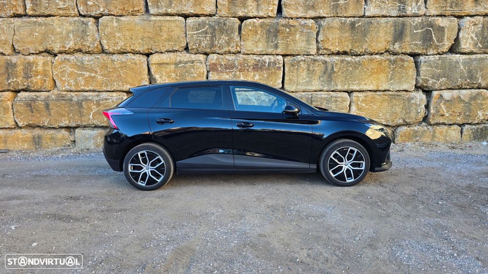 MG MG4 64 kWh Luxury - 4