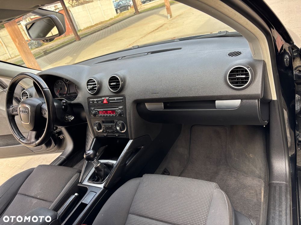 Audi A3 Sportback 2.0 TDI DPF Ambition - 23