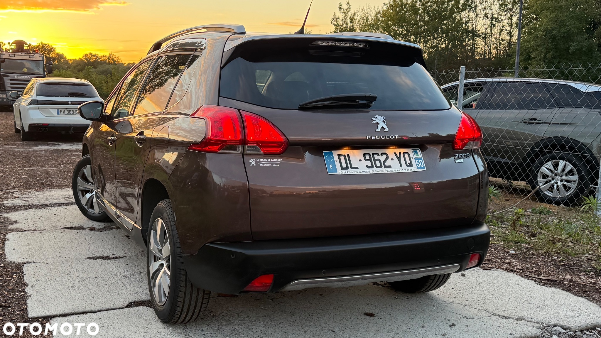 Peugeot 2008 1.6 e-HDi Allure S&S - 34