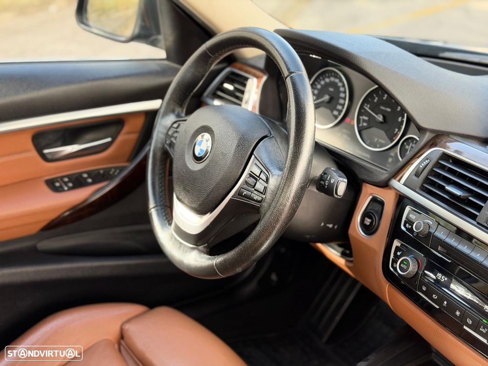 BMW 330 e iPerformance Line Luxury - 23