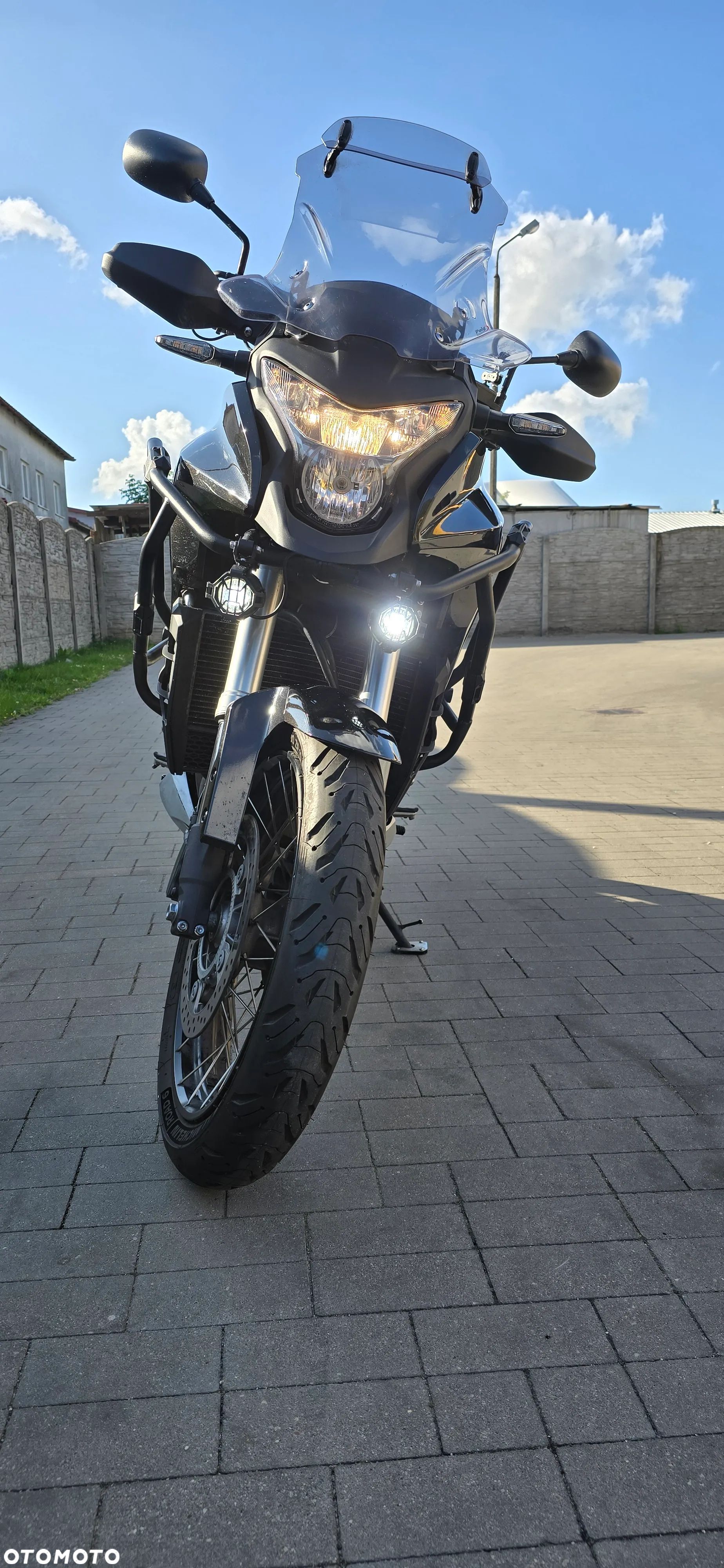 Honda VFR - 1