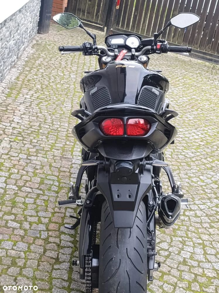 Yamaha FZ8 - 6