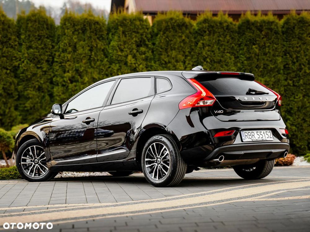 Volvo V40 D2 Drive-E R-Design Momentum - 4