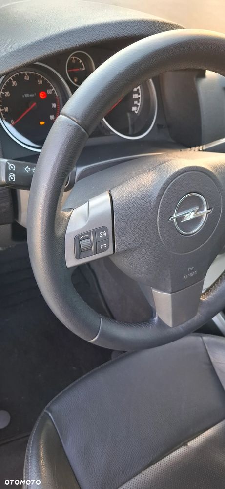 Opel Astra III GTC 2.0 T Sport - 14