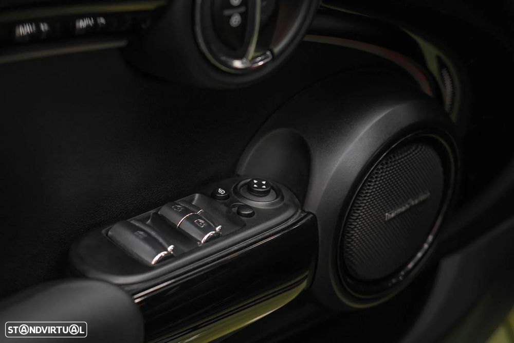 MINI Cabrio John Cooper Works Auto Desportiva - 12