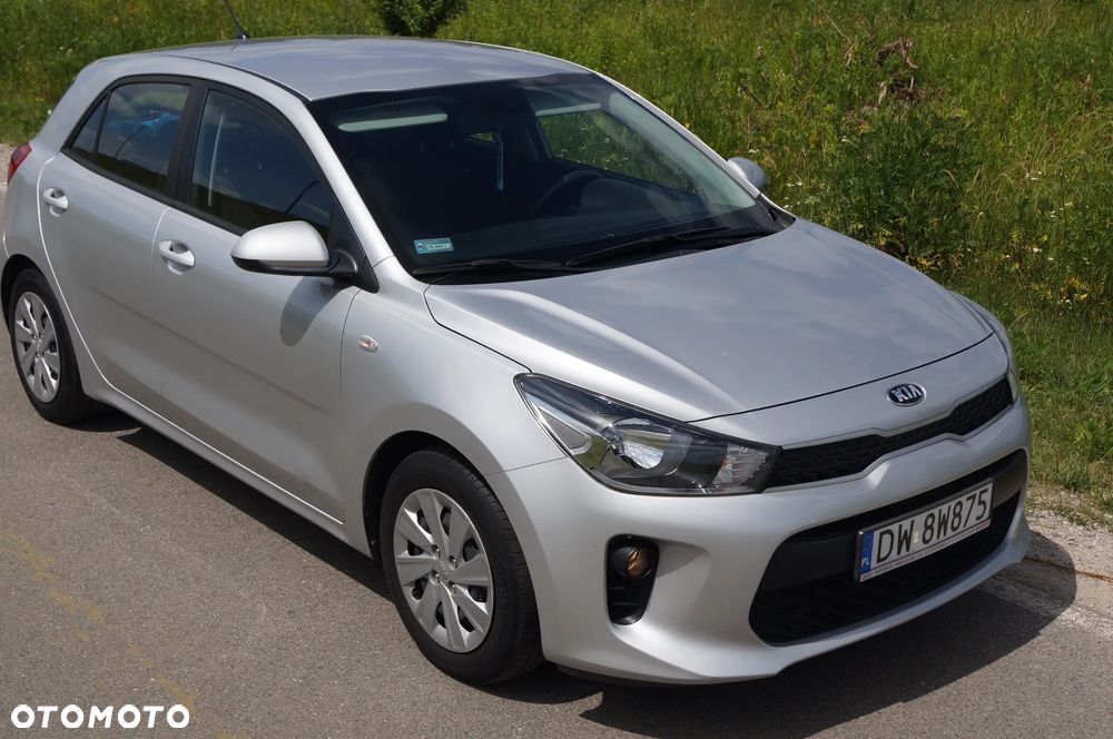Kia Rio 1.2 L - 2