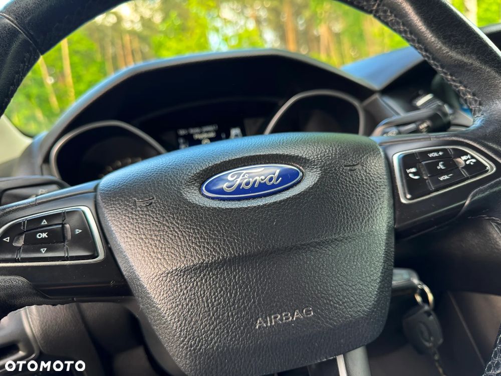 Ford Focus 1.6 Titanium - 25