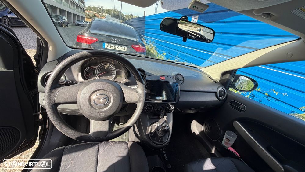 Mazda 2 - 8