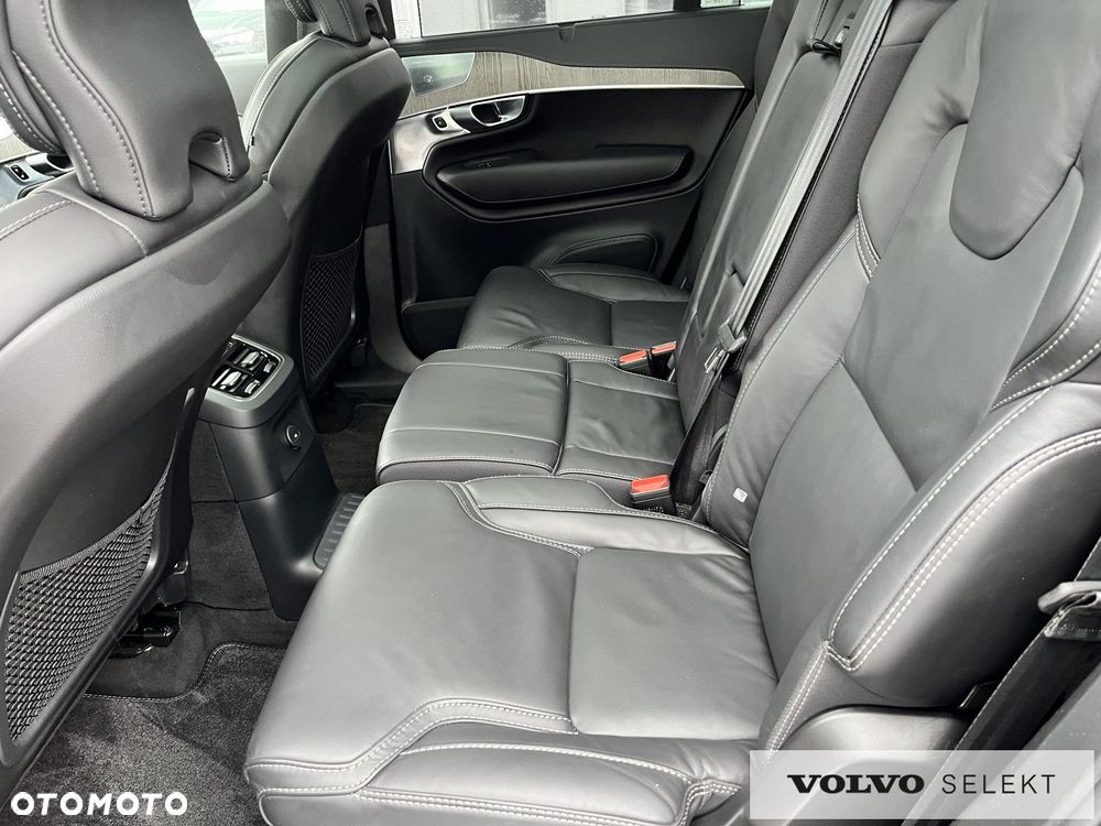 Volvo XC 90 - 32
