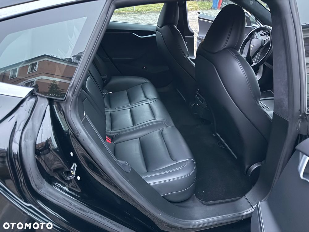 Tesla Model S - 18