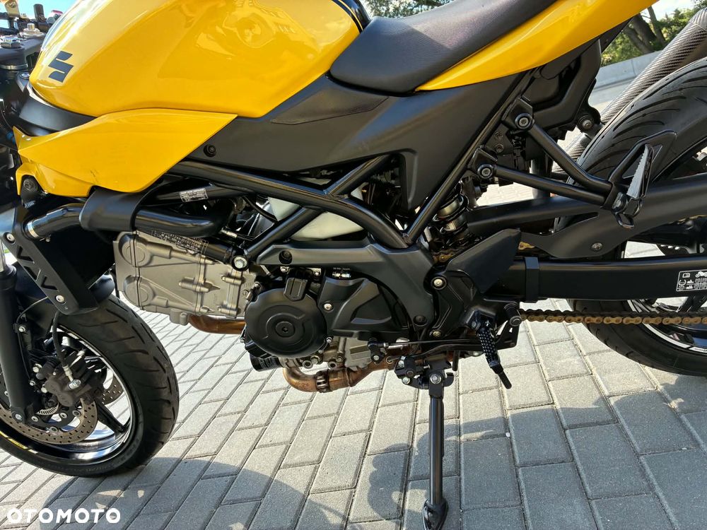Suzuki SV - 12