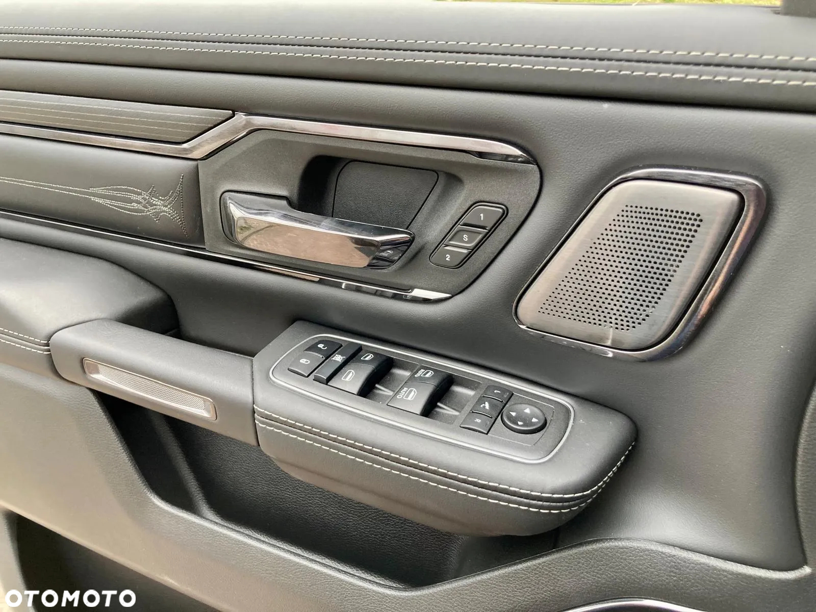 Dodge RAM 1500 5.7 4x4 - 28