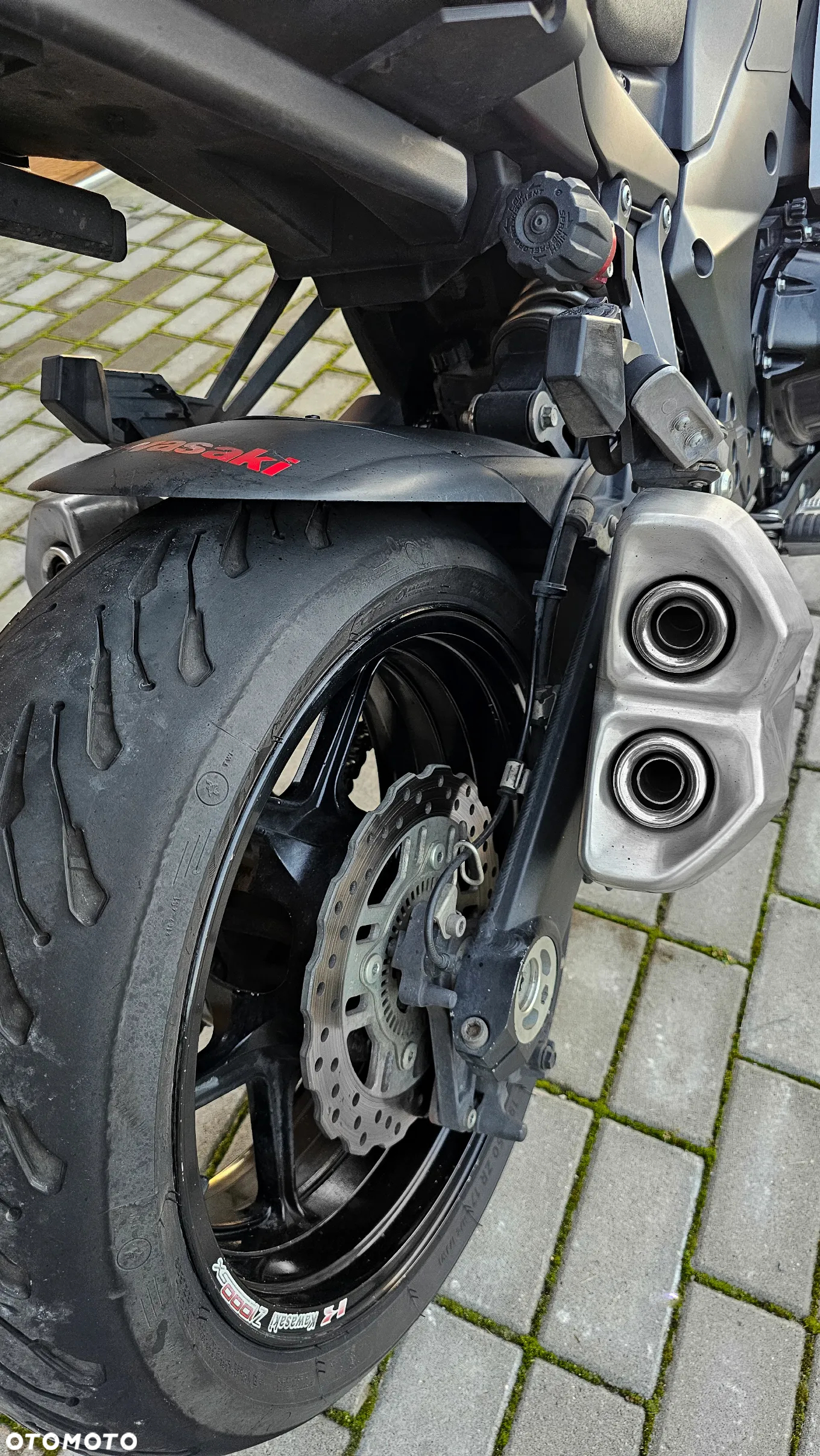 Kawasaki Ninja 1000 SX - 7