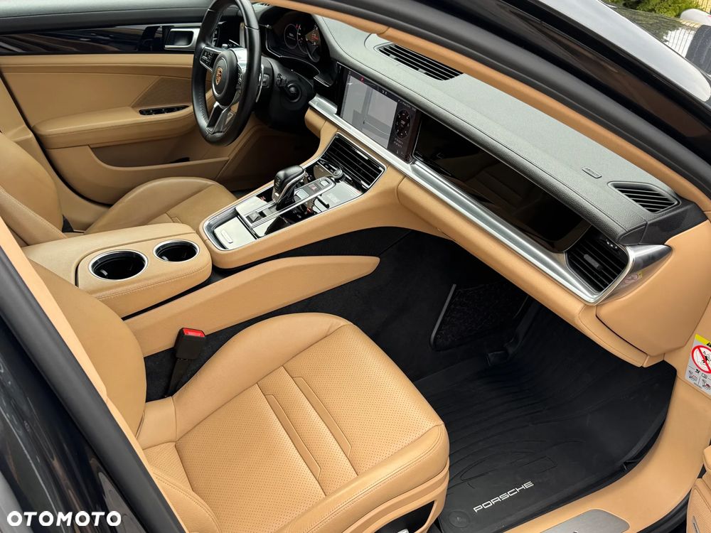 Porsche Panamera 4 - 7