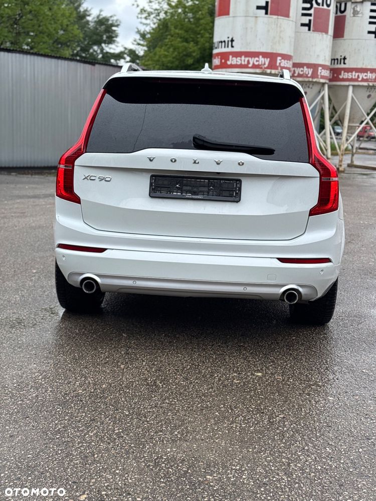 Volvo XC 90 D5 SCR AWD Momentum 7os - 8