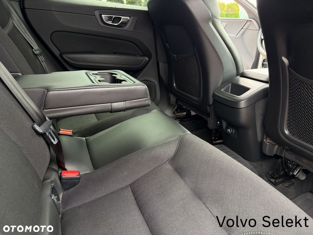 Volvo XC 60 D4 AWD Momentum - 21