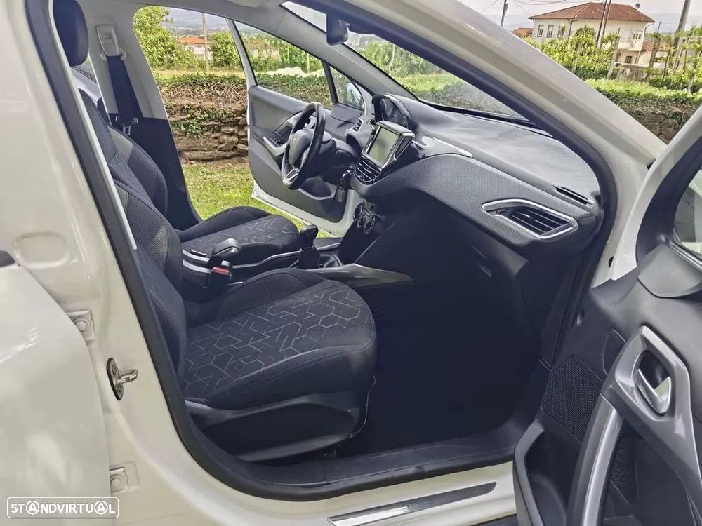 Peugeot 2008 1.2 PureTech Style — fotografia 17