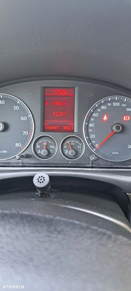 Volkswagen Touran 1.4 TSI Highline - 27