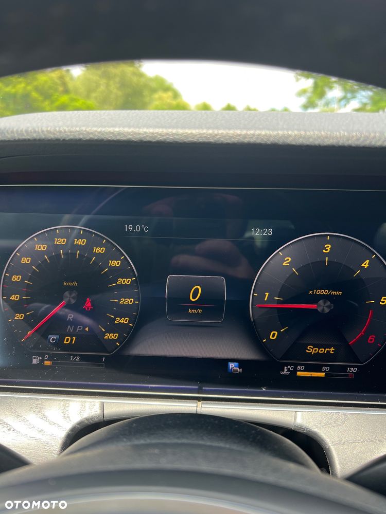 Mercedes-Benz Klasa E 220 d 9G-TRONIC - 11