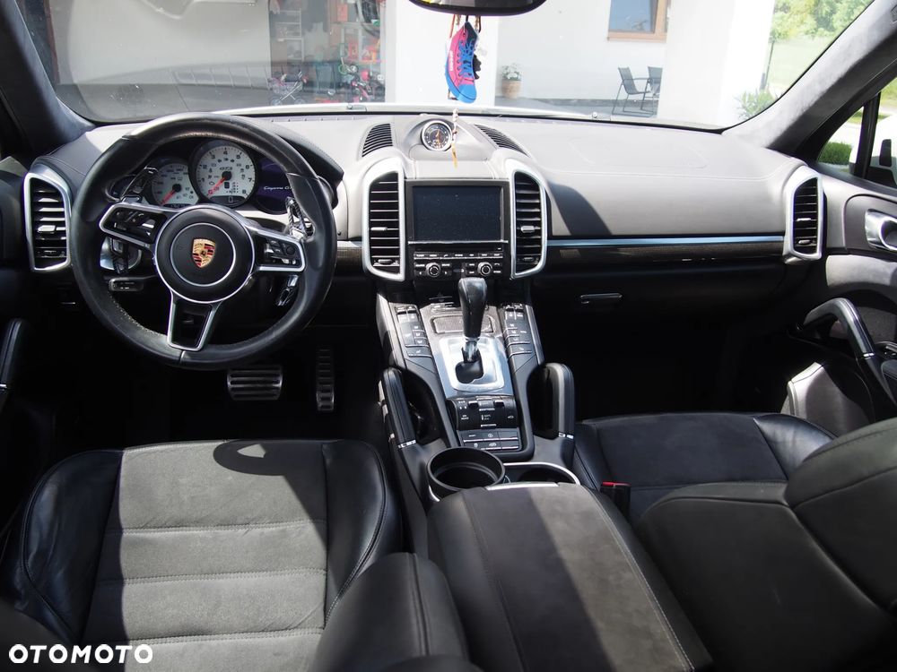 Porsche Cayenne GTS - 10
