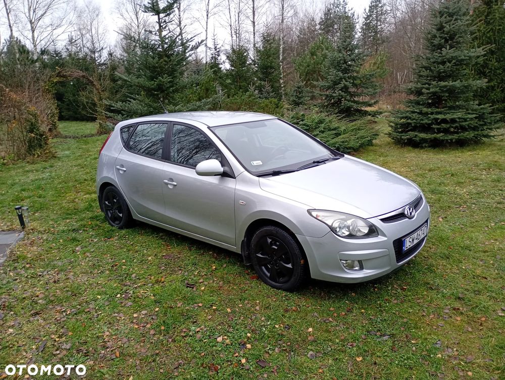 Hyundai i30 1.6 CRDi Base + World Cup - 11