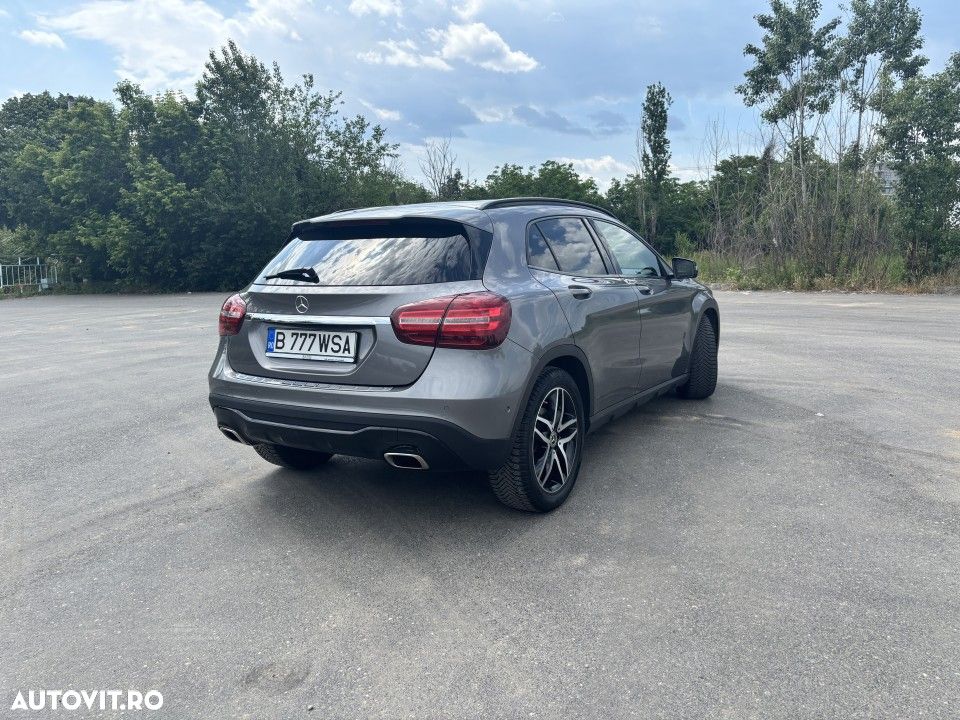 Mercedes-Benz GLA - 9