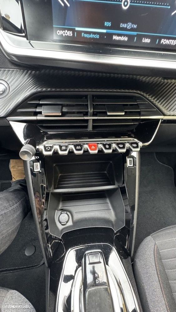 Peugeot e-208 50 kWh Allure - 19