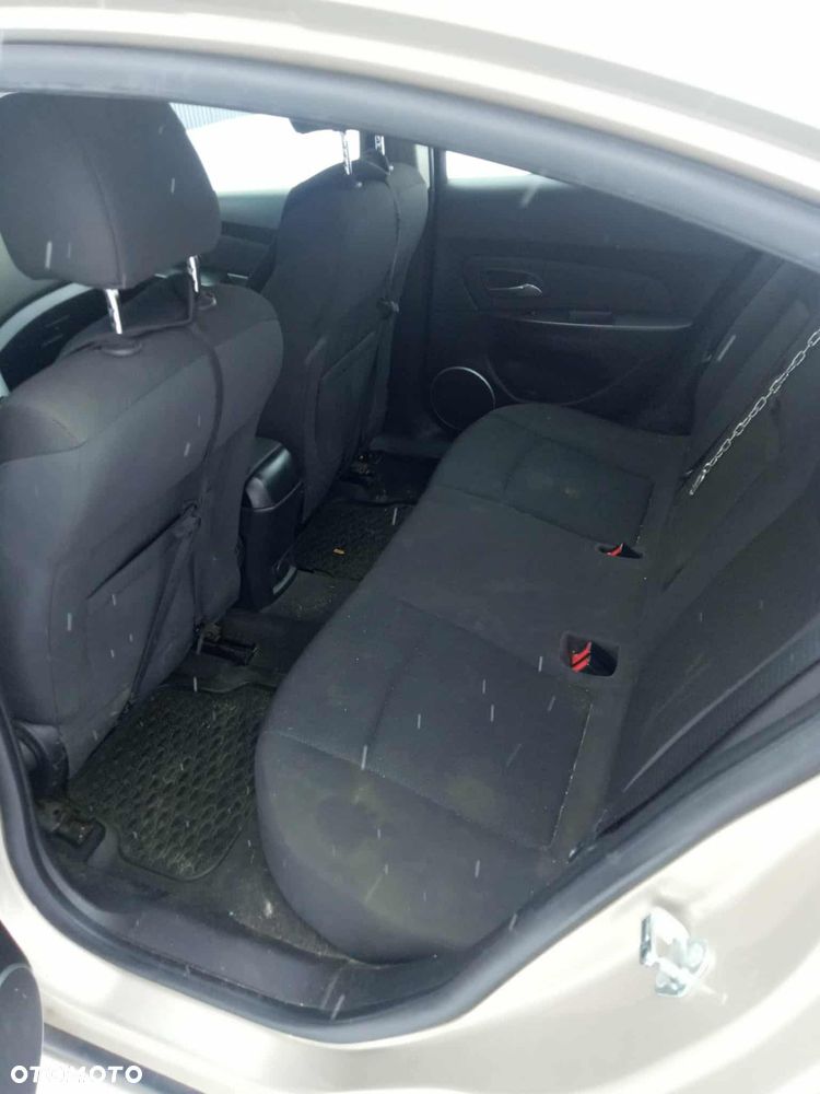 Chevrolet Cruze 1.8 LS+ - 4