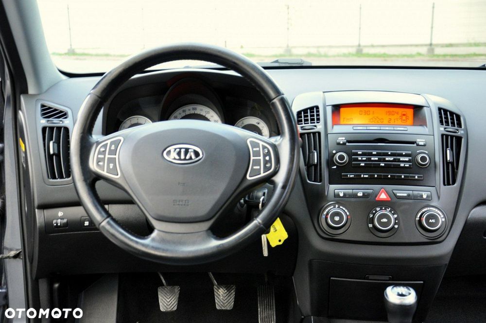 Kia Ceed 1.4 CVVT SW EX - 31