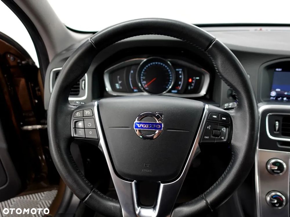 Volvo V60 Cross Country T5 AWD Summum - 17